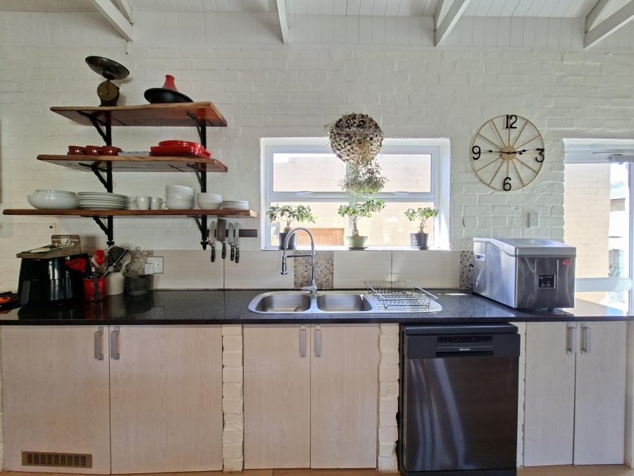2 Bedroom Property for Sale in Pringle Bay Western Cape